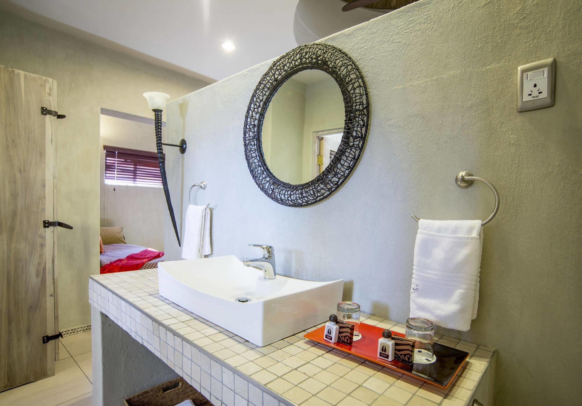Sun Karros Daan Viljoen Hotel Windhoek Bagian luar foto
