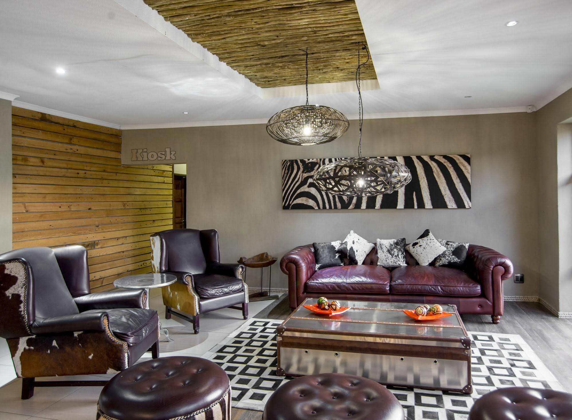 Sun Karros Daan Viljoen Hotel Windhoek Bagian luar foto